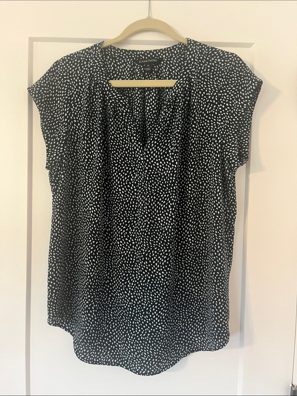 41 Hawthorn Hunter Green  Dot Print V-Neck Cap Sleeve Blouse